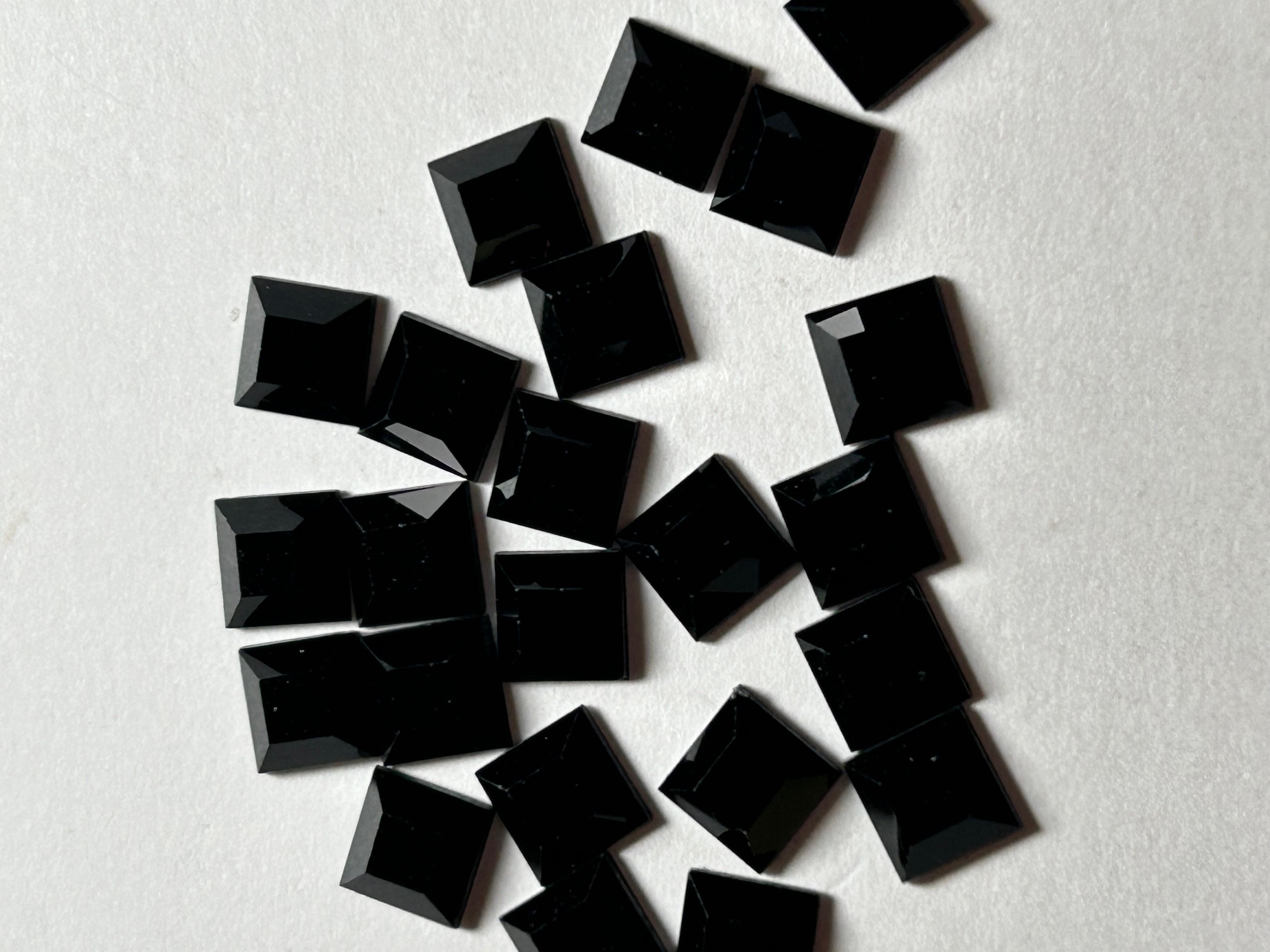 24 pcs SQUARE JET BLACK  6mm Preciosa Maxima Flatback